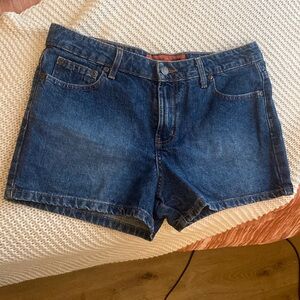 LOWRISE Mossimo dark wash shorts 💙!!